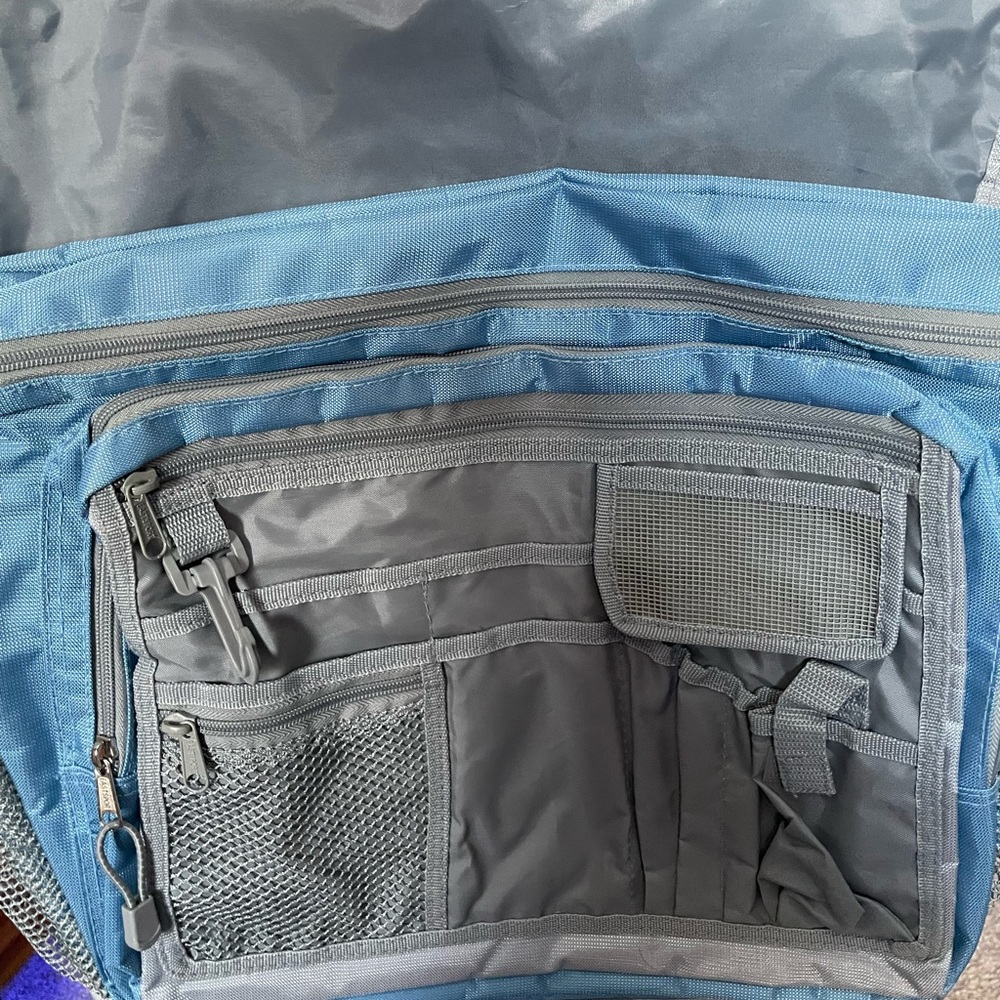 Back pack - Picture 2 of 2